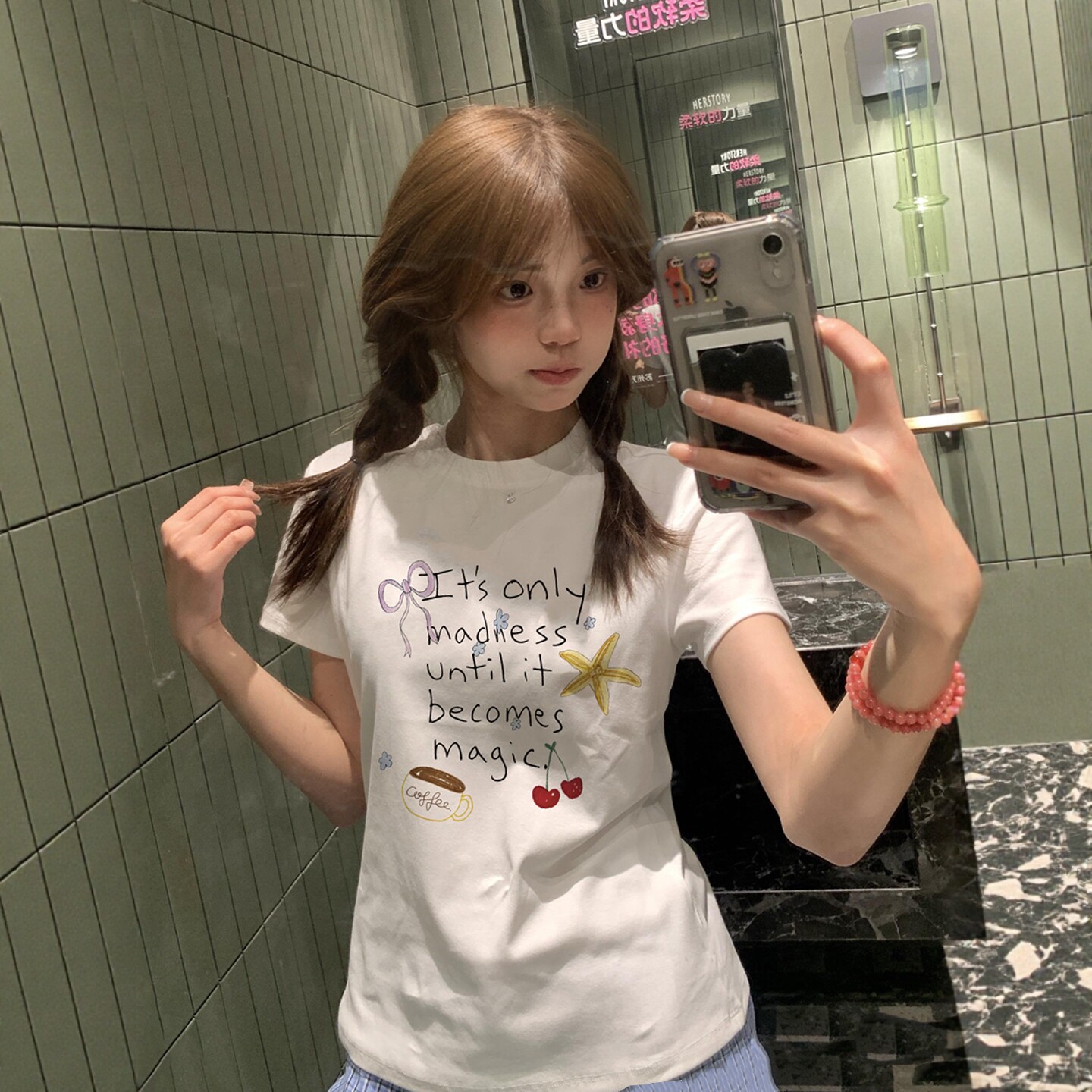 夏季手绘涂鸦纯棉修身正肩短袖白色t恤女韩系ins风设计感短款上衣