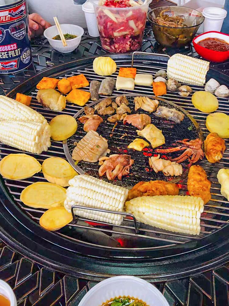 Tree memory Outdoor European cast aluminum barbecue table and chair Leisure open-air balcony Villa courtyard Outdoor household carbon oven