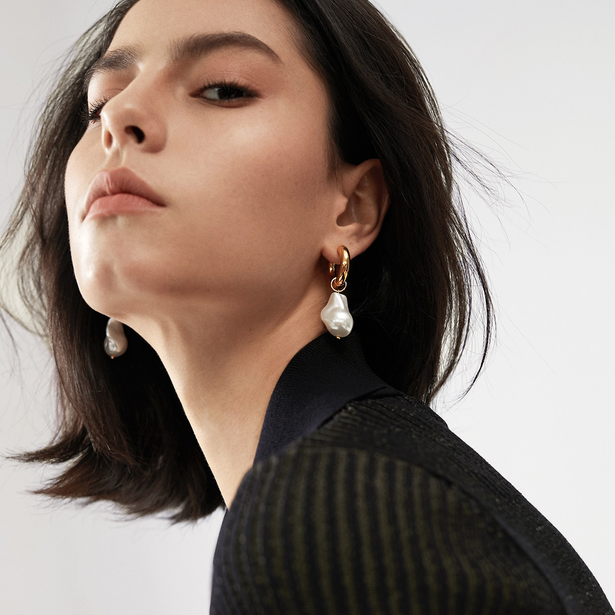 Shenzhen Model Shooting Jewelry Photography External Model Earrings Necklaces Rings Hand Products Online Shooting Photography Services