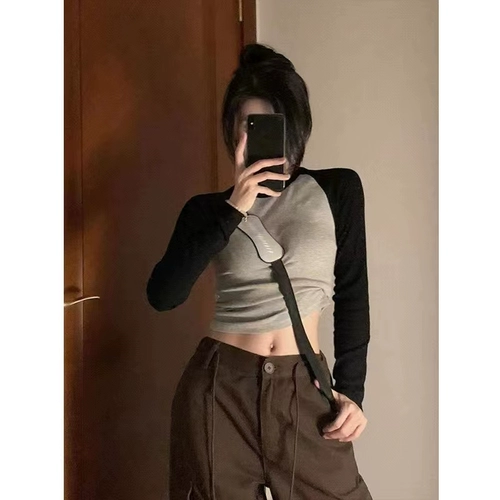 Бархатный приятный телу короткий лонгслив, футболка для отдыха, в обтяжку, по фигуре