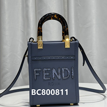 (In stock) 2024 new versatile trendy original factory bags with logo for men and women