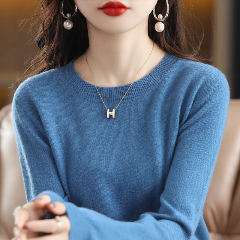 Casual Versatile Round Neck Sweater for Women, Autumn and Winter Fashion, Stylish Inner Wear, New Large Size Loose Low-Neck Knitted Base Shirt