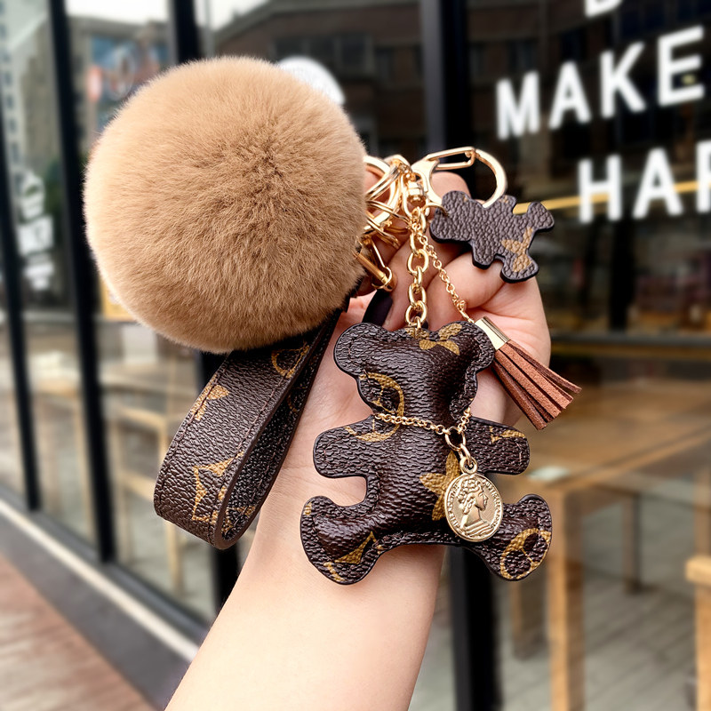 LVGEDETE car key buckle female key chain small bear pendant upscale hanging rope bag hanging decoration old flower pendant
