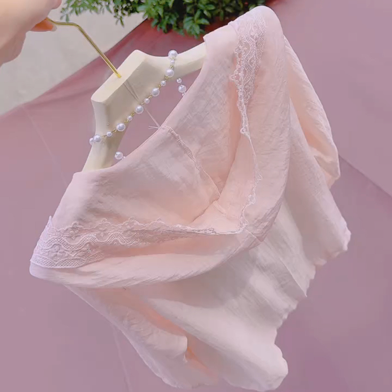 Sweet and Age-Reducing Lace-Trimmed Hooded Sun Protection Shirt for Women in Summer, Light and Breathable, Lazy Style, Western Style, Age-Reducing Top Sweet and Age-Reducing Lace-Trimmed Hooded Sun Protection Shirt for Women in Summer, Light and Breathable, Lazy Style, Western Style, Age-Reducing Top