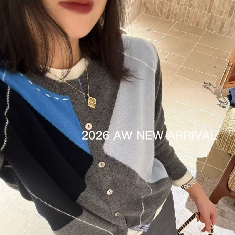 Authentic European 2026 Autumn/Winter Color-Block Diamond Pattern Wool Knit Cardigan for Women, Loose Fit College Style Sweater Jacket Authentic European 2026 Autumn/Winter Color-Block Diamond Pattern Wool Knit Cardigan for Women, Loose Fit College Style Sweater Jacket