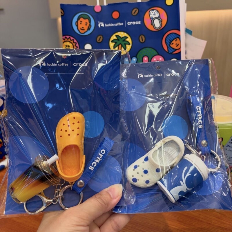 【Authentic Product】Luckin Coffee X Crocs Limited Edition Mini Keychain 【Authentic Product】Luckin Coffee X Crocs Limited Edition Mini Keychain
