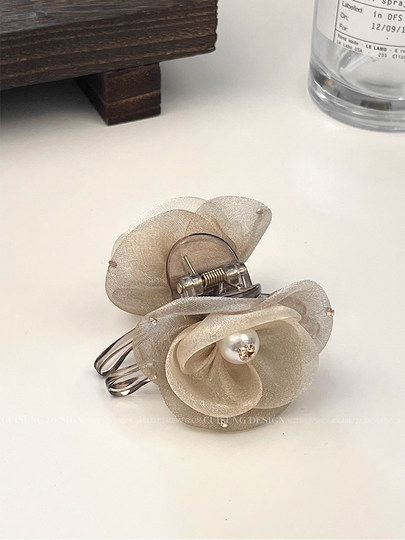 Champagne Flower Rhinestone Small Hair Claw Clip for Women, Hair Accessory for the Back of the Head, High-End Shark Clip