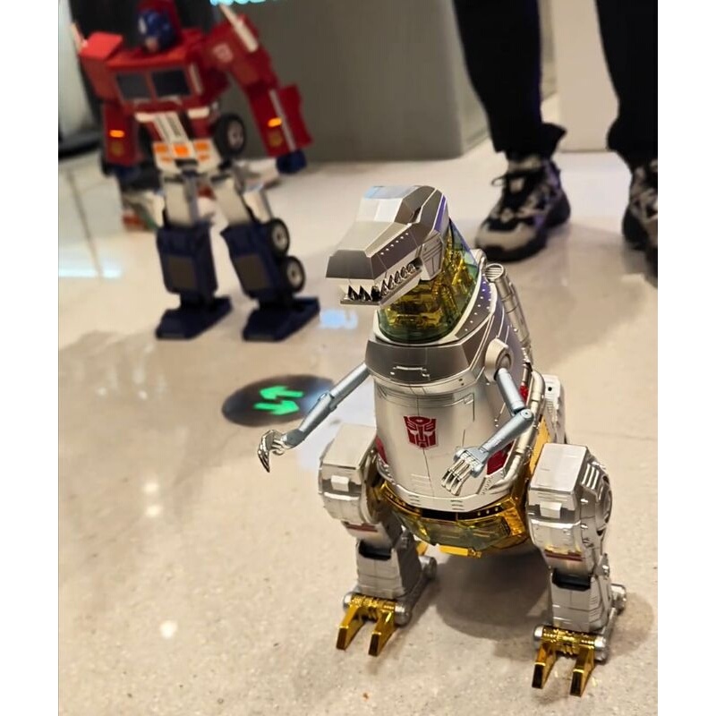 Tank Transforming Toy Model Enlarged Version Dinosaur Grimlock Action Figure Robot King Kong Children's Gift for Boys