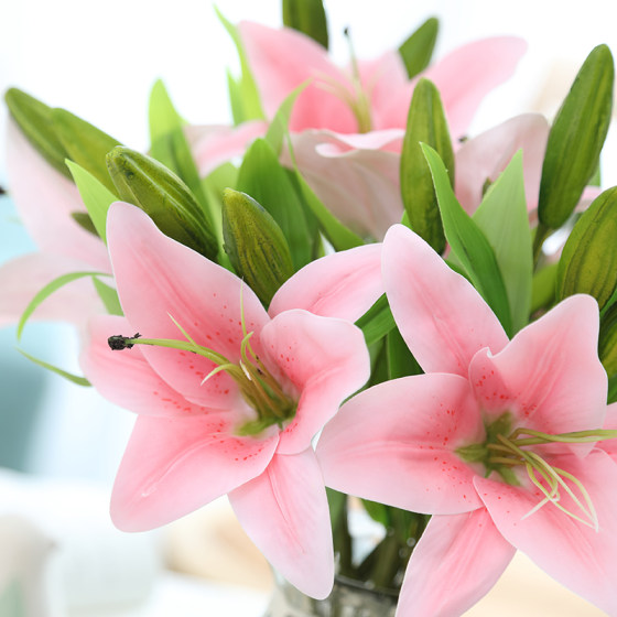 百合仿真花高档单支手感花束绢花客厅桌面电视柜装饰假花插花摆件