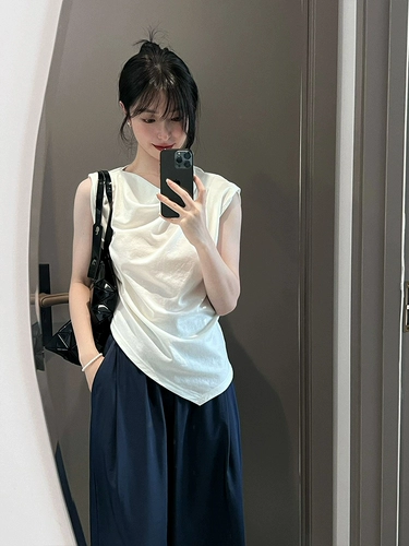 Белый дизайнерский жилет без рукавов, летняя футболка, тренд сезона