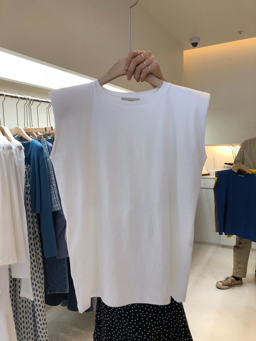 South Korea East gate 2020 new summer loose sleeveless padded shoulder vest white T-shirt sleeveless blouse female outwear damp