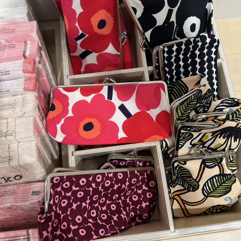 Marimekko Unikko Metal Bag/Clutch Bag/Wallet/Glasses Case Nordic Finland Marimekko Unikko Metal Bag/Clutch Bag/Wallet/Glasses Case Nordic Finland