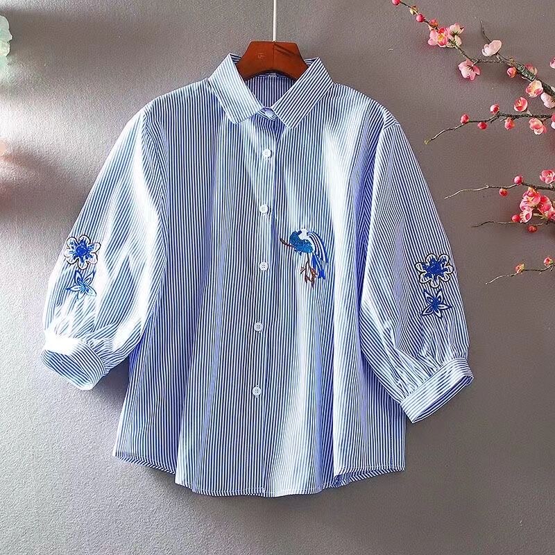 Artistic and Fresh Embroidered Shirt for Women, 2025 Summer New Style, Loose Fit, Slimming, Casual Lantern Sleeve, Elegant Blouse