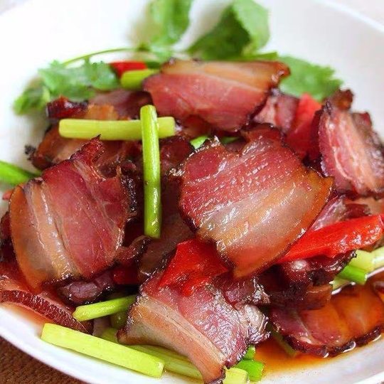 Tocino estilo cantonés Especialidad de Guangxi Granja Hechi Bama Donglan Caña de azúcar casera Tocino ahumado a la leña Tocino retirado