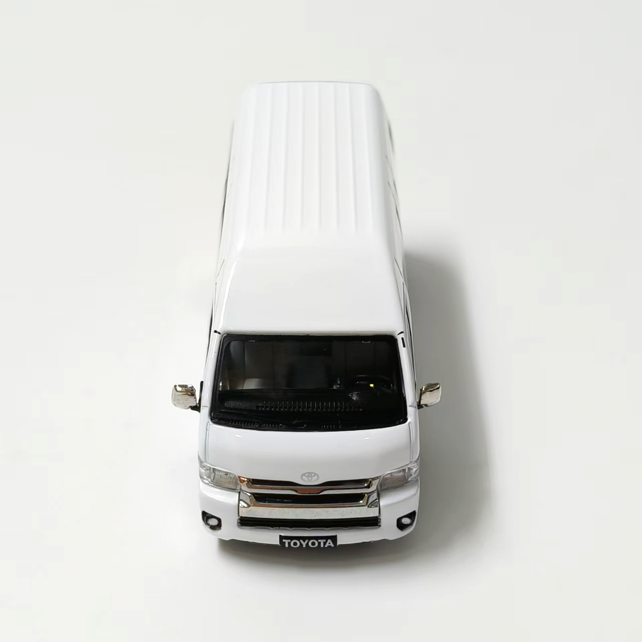 1/64 White HiAce H200 Alloy Diecast Model Car - Van MPV Collection