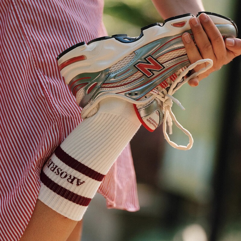 Arosris｜A Cloud-Like Feel When Exercising, Like Stepping on a Home Carpet, Elegant Sports Towel Socks