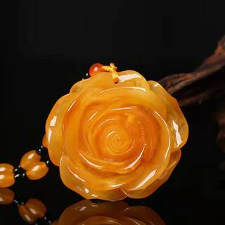 Imitation Beeswax Sweater Chain Ethnic Style Bead Chain New Chicken Fat Yellow Fashion Versatile Long Necklace Men and Women Large Pendant