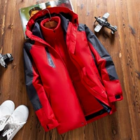 Красный, «три в одном»