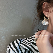 Earrings 2021 new trendy sweet white round shell new Japanese and Korean earrings high-end simple earrings women