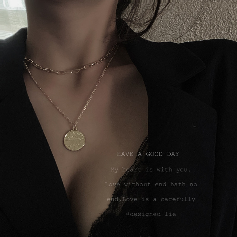 The double-decker gold coins you haven't worn, necklaces with a small crowdsourced personality and a frosty European and American