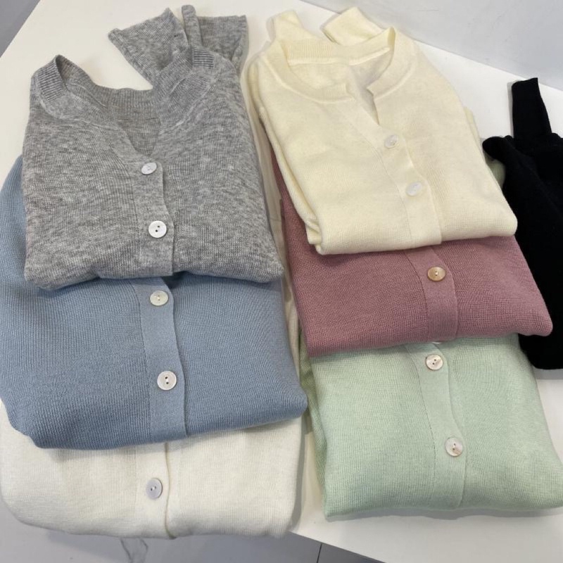 Yanghe LAOSHU _ Korean Design Thin V-Neck Simple Solid Color Versatile Knitted Cardigan Small Jacket Soft and Comfortable