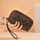 Clutch bag for women 2025 new fashion printed handbag middle-aged mother grocery shopping bag double zipper wrist bag coin purse