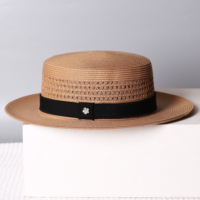 Summer New High-End Flat-Top Straw Hat with Wide Brim, Hollowed-Out Leather Belt Decoration, Sunshade, French Style, White, Unisex