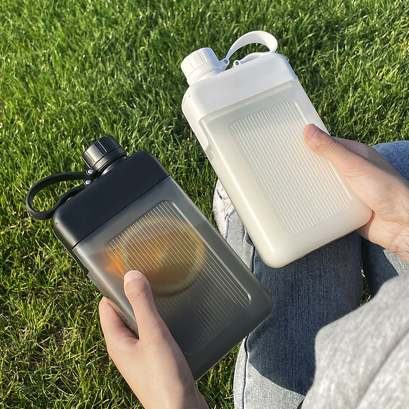 Flat Water Cup, Rectangular Water Bottle, Simple Frosted Square Water Bottle, Sports Plastic, Portable Transparent Cup for Men and Women