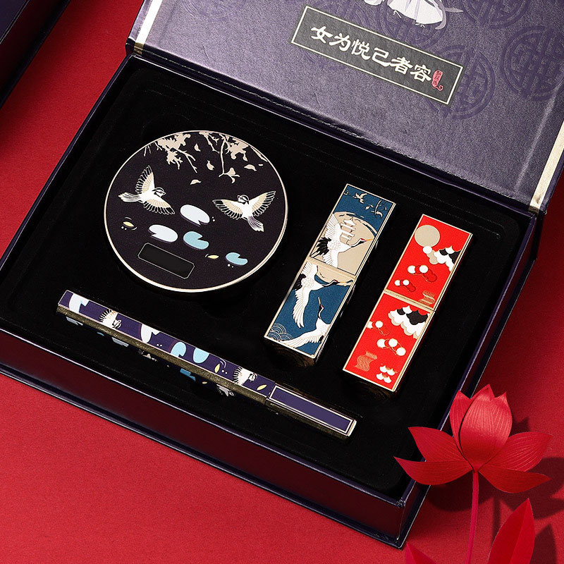 Long-lasting non-smudged eyeliner, non-fading, non-stick cup, non-fading lipstick, female concealer, BB cream, air cushion gift box set