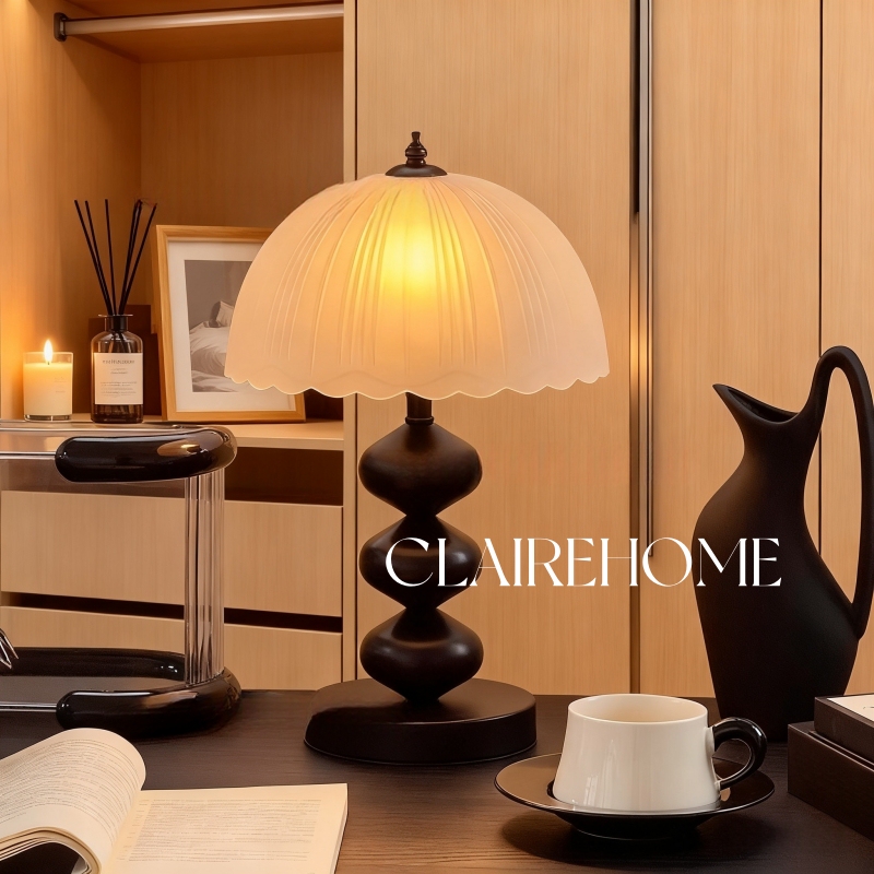 Vintage American-Style Table Lamp for Bedroom Bedside, Cozy French-Style Decorative Night Light, Glass Room Ambiance Lamp for Living Room Vintage American-Style Table Lamp for Bedroom Bedside, Cozy French-Style Decorative Night Light, Glass Room Ambiance Lamp for Living Room