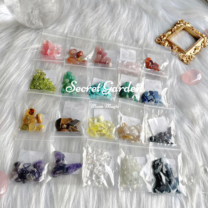 Boutique natural crystal gravel collection of raw stone particles decorative flower pot with white yellow red green crystal gold