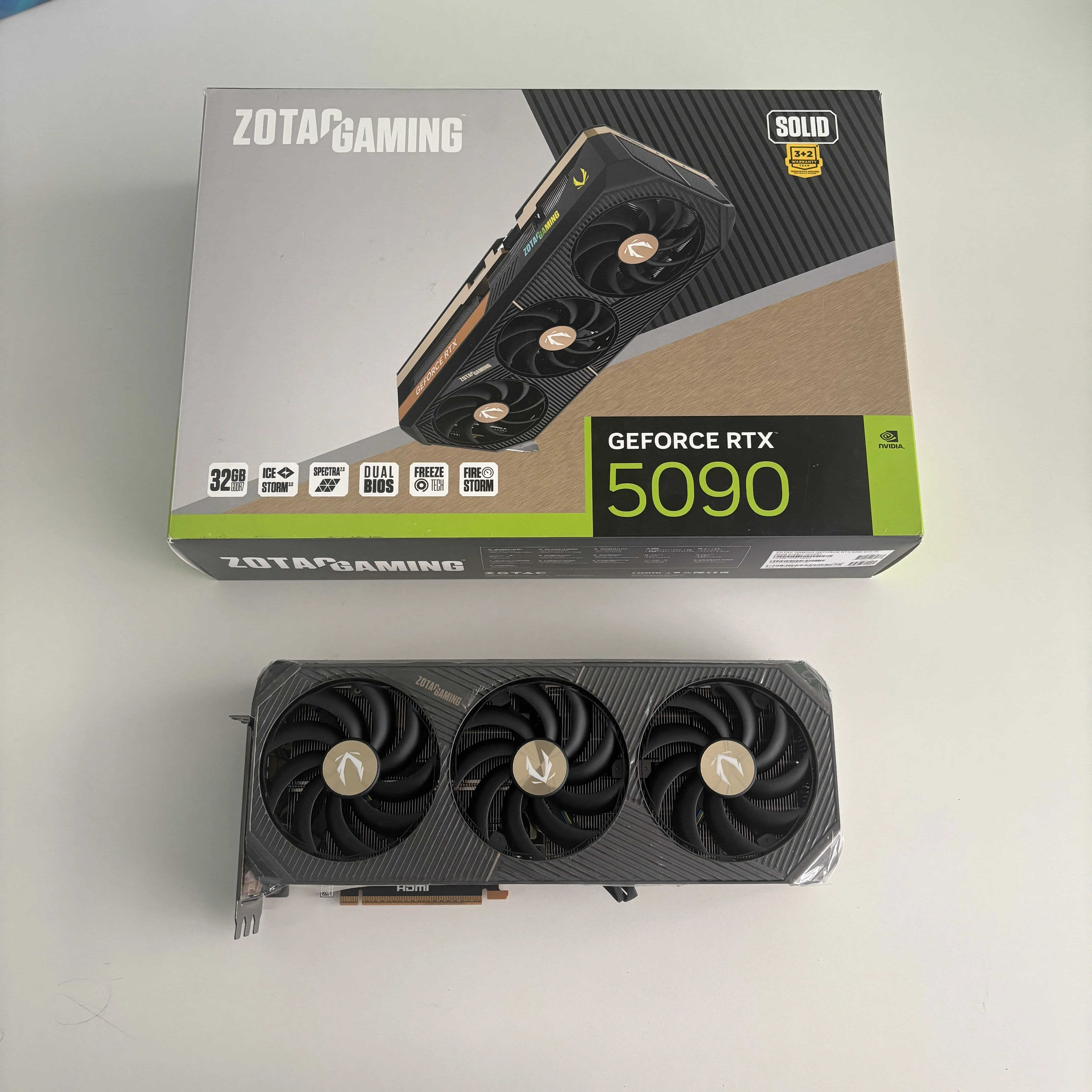 ZOTAC ZOTAC RTX5090 SOLID плохая графическая карта, корпус карты лом, материал платы 4090 плохая карта радиатор