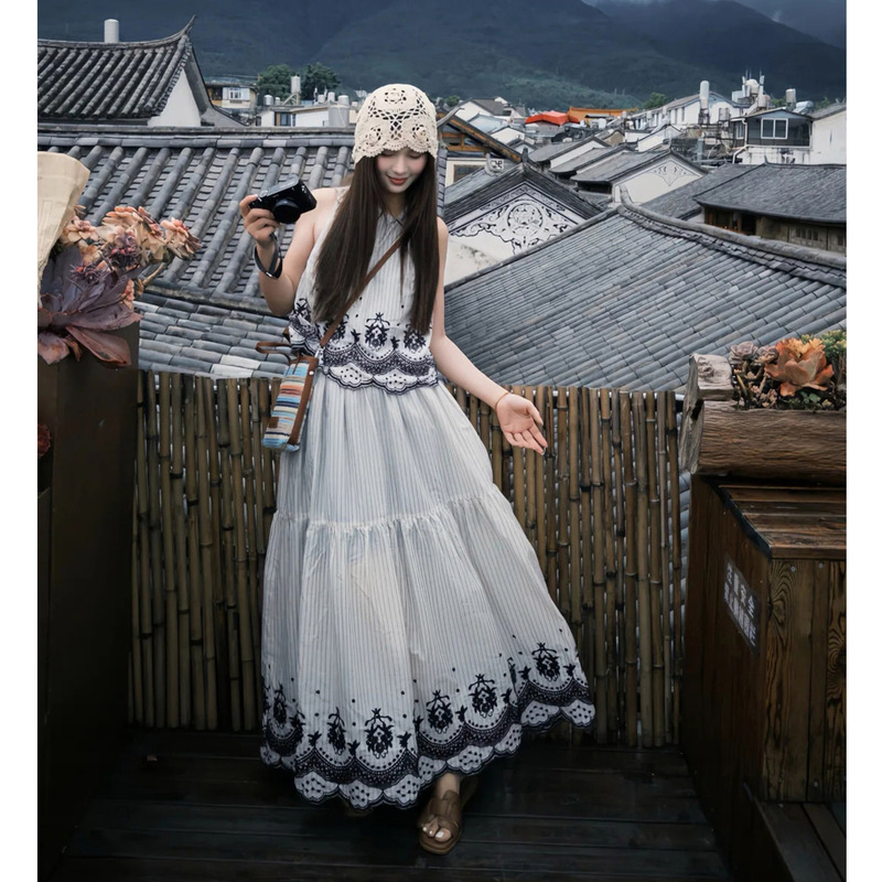 Yunnan Dali Lijiang Travel Women's Ethnic Style Dress 2026 New Bright Style Xishuangbanna Outfit Yunnan Dali Lijiang Travel Women's Ethnic Style Dress 2026 New Bright Style Xishuangbanna Outfit