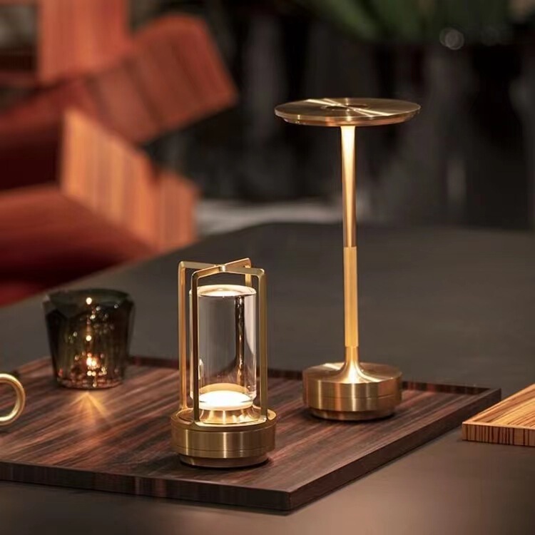 Bar and Restaurant Simple Atmosphere Table Lamp, Light Bar Outdoor Retro Industrial Style Cafe Rechargeable Camping Bedside Table Lamp