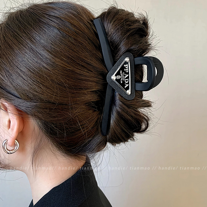 High-End Large Hair Claw Clip for Women, Back of the Head Shark Clip Hair Accessory, 2026 New Matte Hairpin for Updo