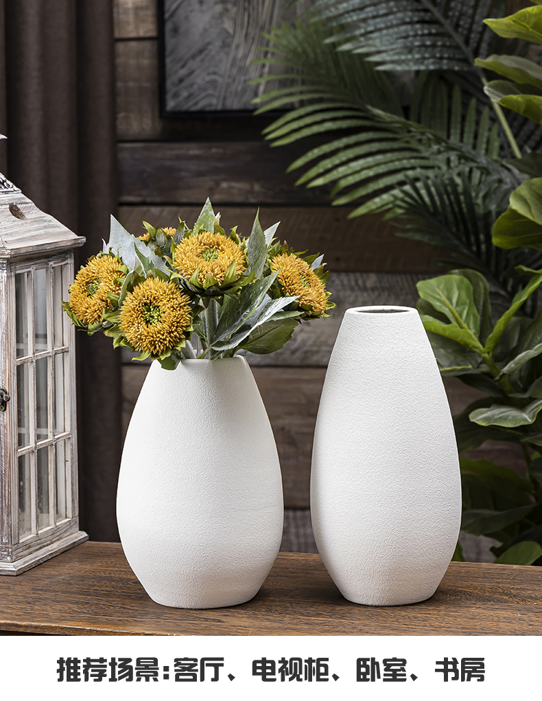 White ceramic vases, dried flowers, flower arrangement contracted creative water raise modern Scandinavian living room table household adornment furnishing articles