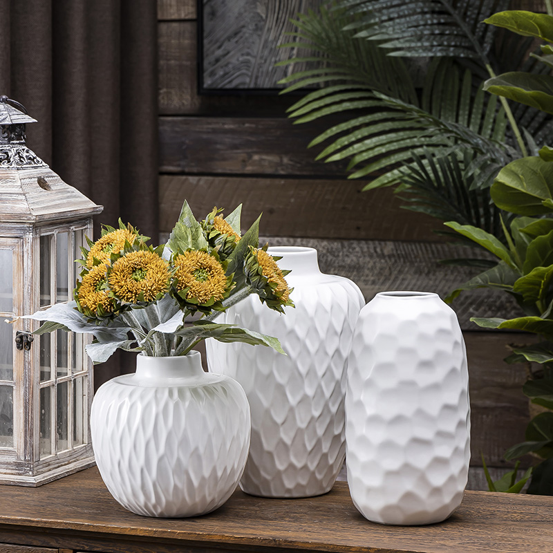 Light key-2 luxury white ceramic Scandinavian simplicity vase dried flower water keep household furnishing articles creative flower arrangement sitting room adornment flowers