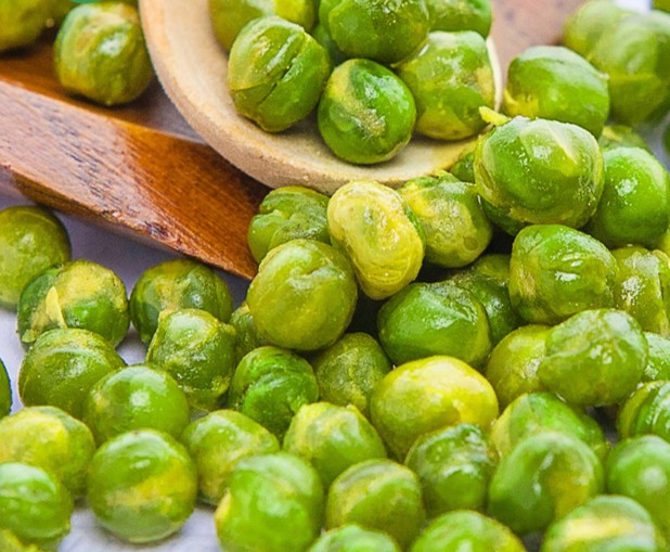 Green peas, green beans, peas, garlic, spicy flavor, bulk small package dormitory, delicious snacks, snacks and leisure food