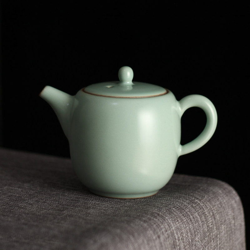 Ru Kiln Teapot Kongfu Tea Furniture Day Style Handmade Single Pot Ru Porcelain Open Sheet Capable Of Raising Ice Cracking Glaze Green Porcelain Ruyi