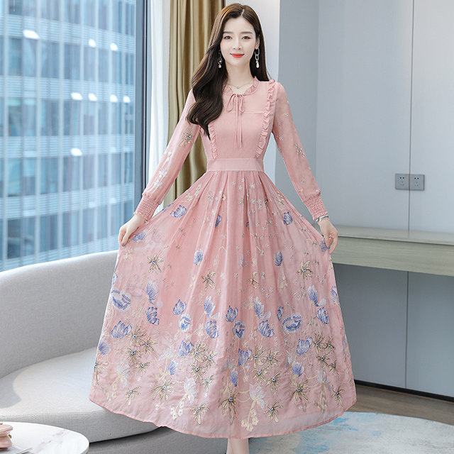 Chiffon long-sleeved dress women's spring and autumn 2021 new middle-aged mother foreign style skirt popular this year 40 years old