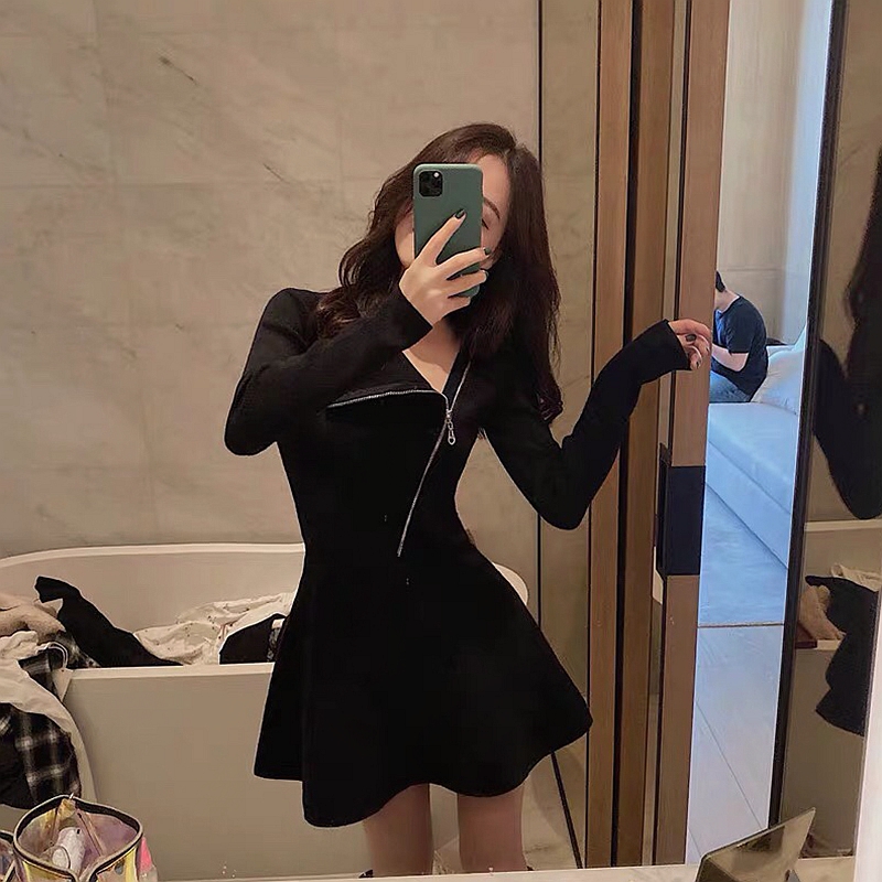 French retro first love Heben wind black skirt design temperament in the long sleeve bottom dress autumn winter