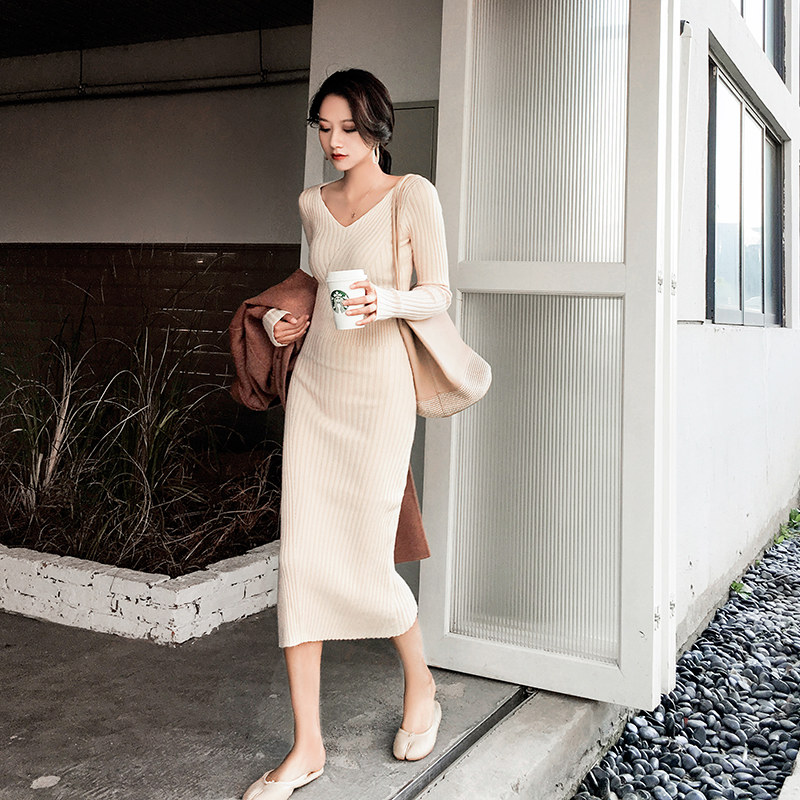 French retro V-neck slim-fit knitted dress women's autumn and winter new temperament slim mid-length sweater dress - Taobao