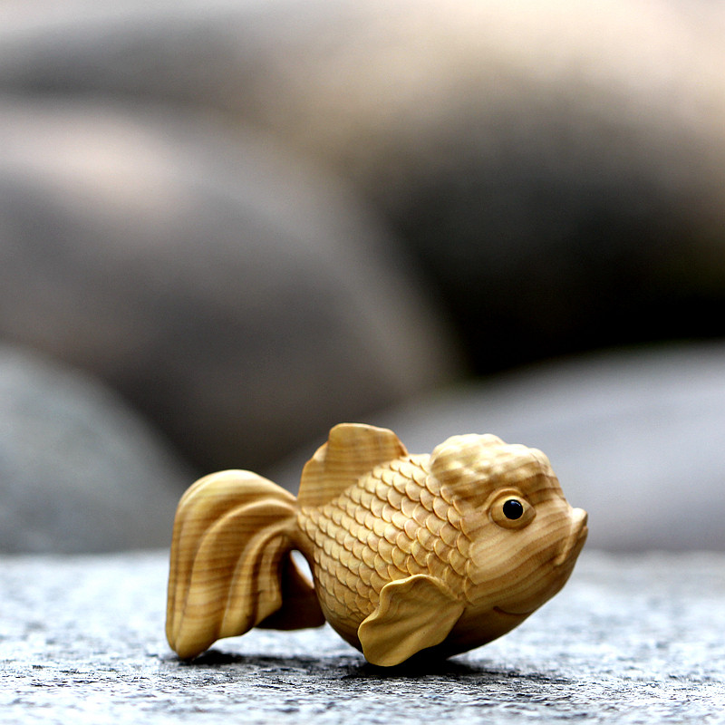 Small leaf boxwood carved goldfish handlebar piece solid wood text play goldfish ornament feng shui handle piece car pendant handicrafts