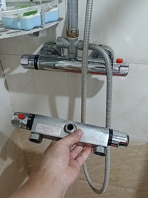 Take a bath with water, concealed valve, all-copper mixing valve, thermostat, water heater valve, solar water temperature adjustment
