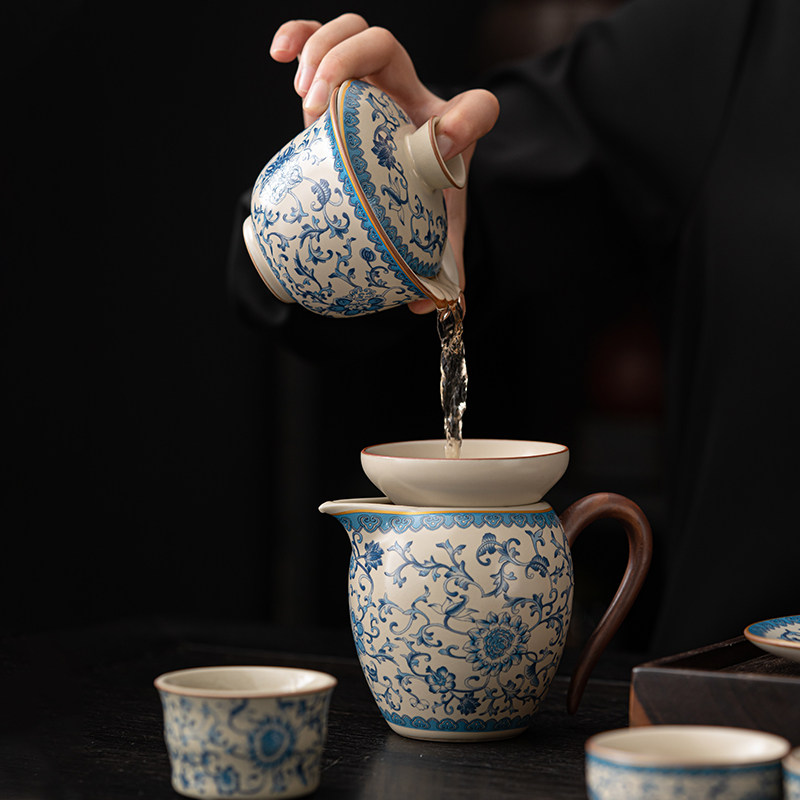 Blue and White Ru Kiln Gaiwan, Single High-End Three-Piece Tea Bowl with Lid, Large Tea Cup, Tea Set, Kung Fu Tea Brewing Bowl, Non-Hot to the Touch