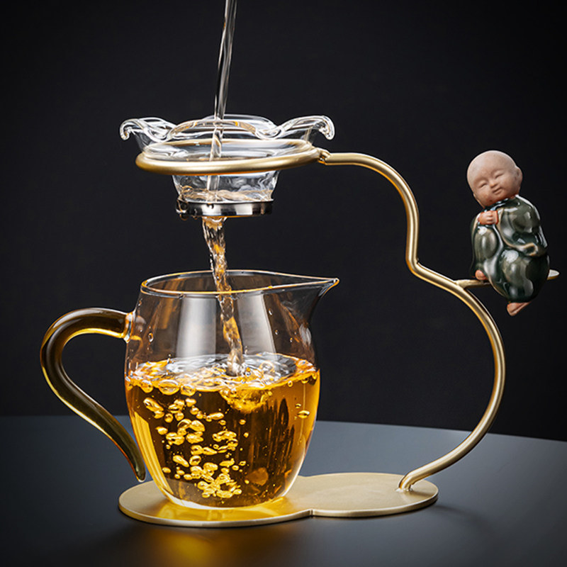 Heat-Resistant High Borosilicate Glass Fair Cup with Integrated Tea Strainer for Home Use, Tea Brewing and Tea Sharing Device, Kung Fu Tea Set Accessory with Filter