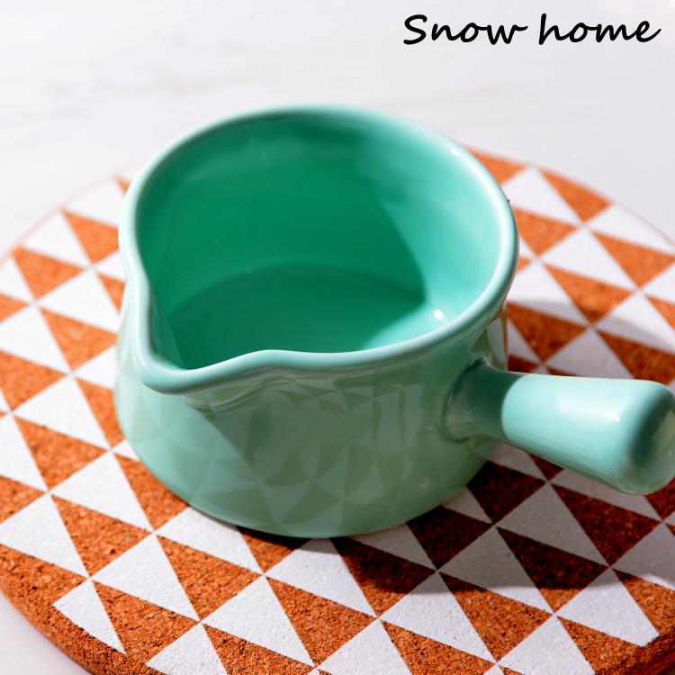 The batter bowl with household mixing bowl beat egg bowl pointed expressions using The handle with expressions using ceramic bowl of flour mixing bowl
