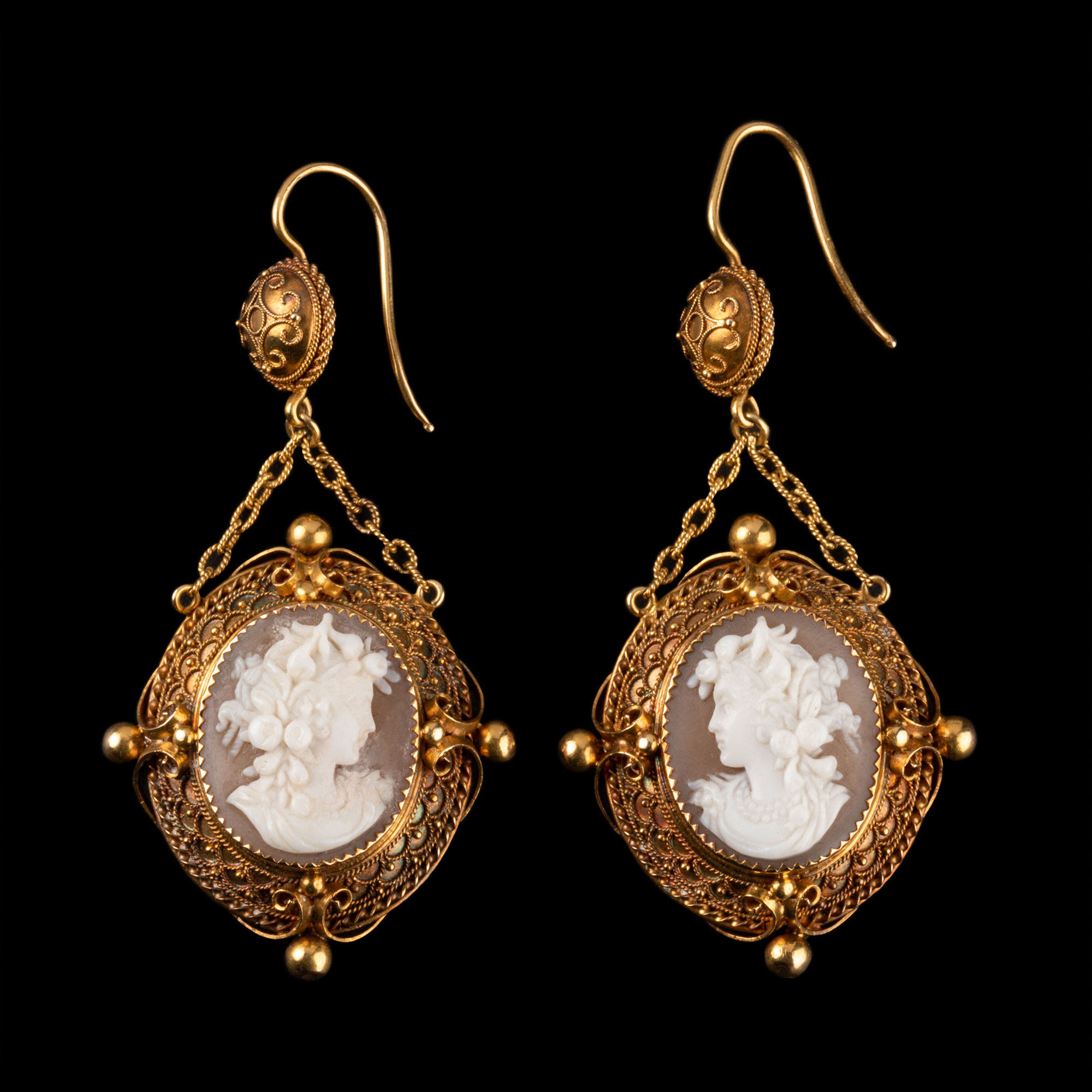 Unicorn Xiyang Antique Jewelry France 18K gold inlaid with Kameo relief earrings