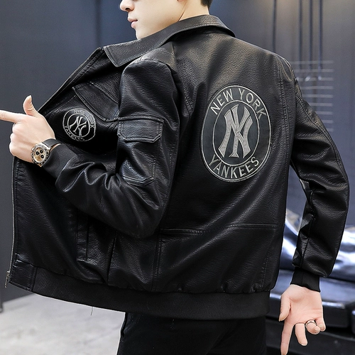 Демисезонная трендовая приталенная полиуретановая утепленная куртка для отдыха