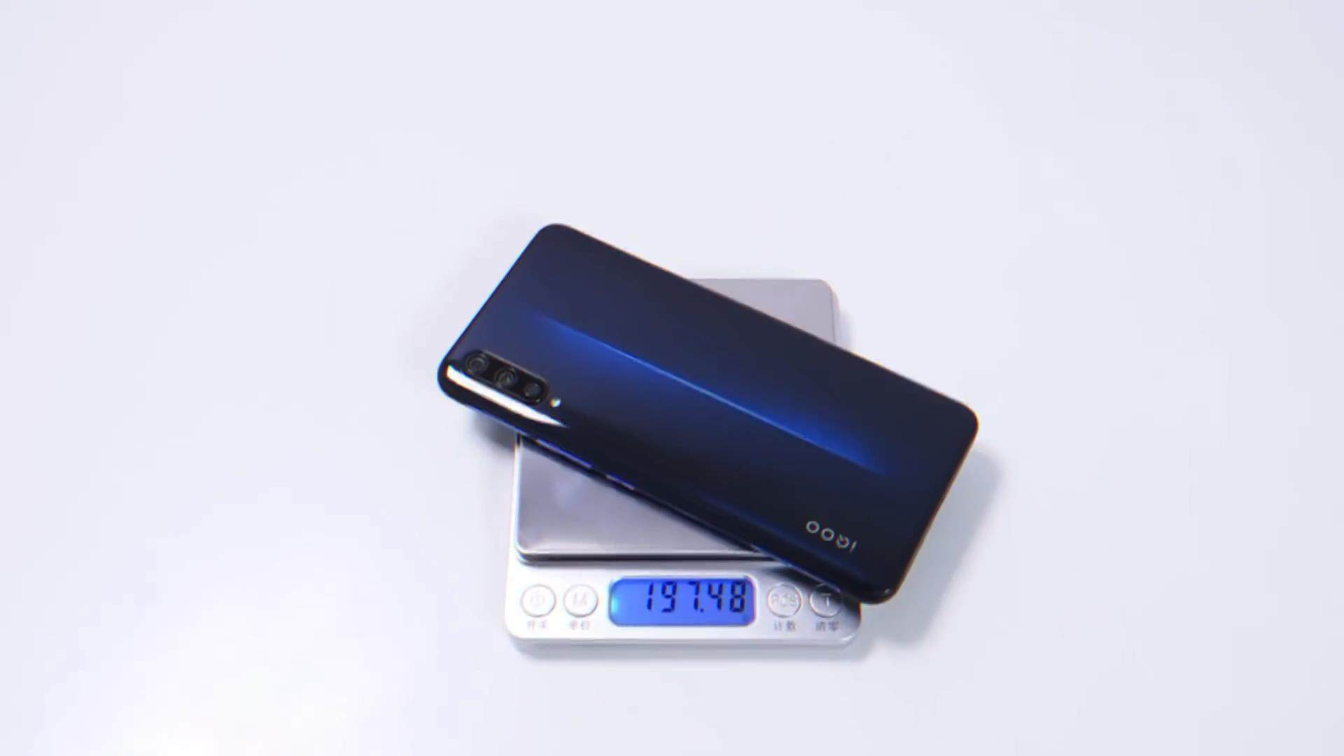 iQOO，闪耀你的美！